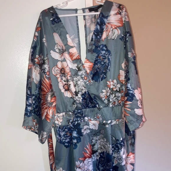 Floral, silk jumper - Picture 2 of 6